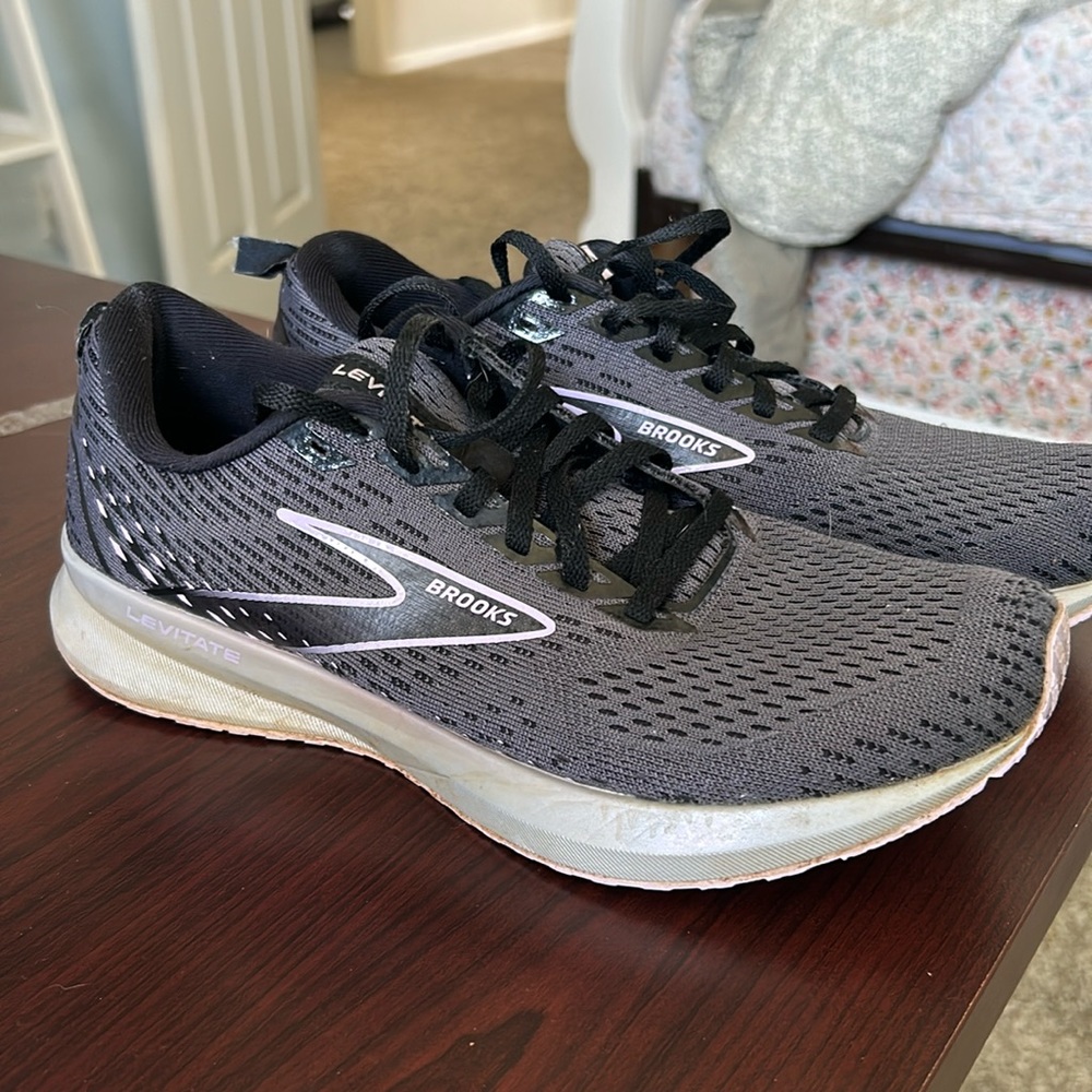Brooks Levitate running shoes